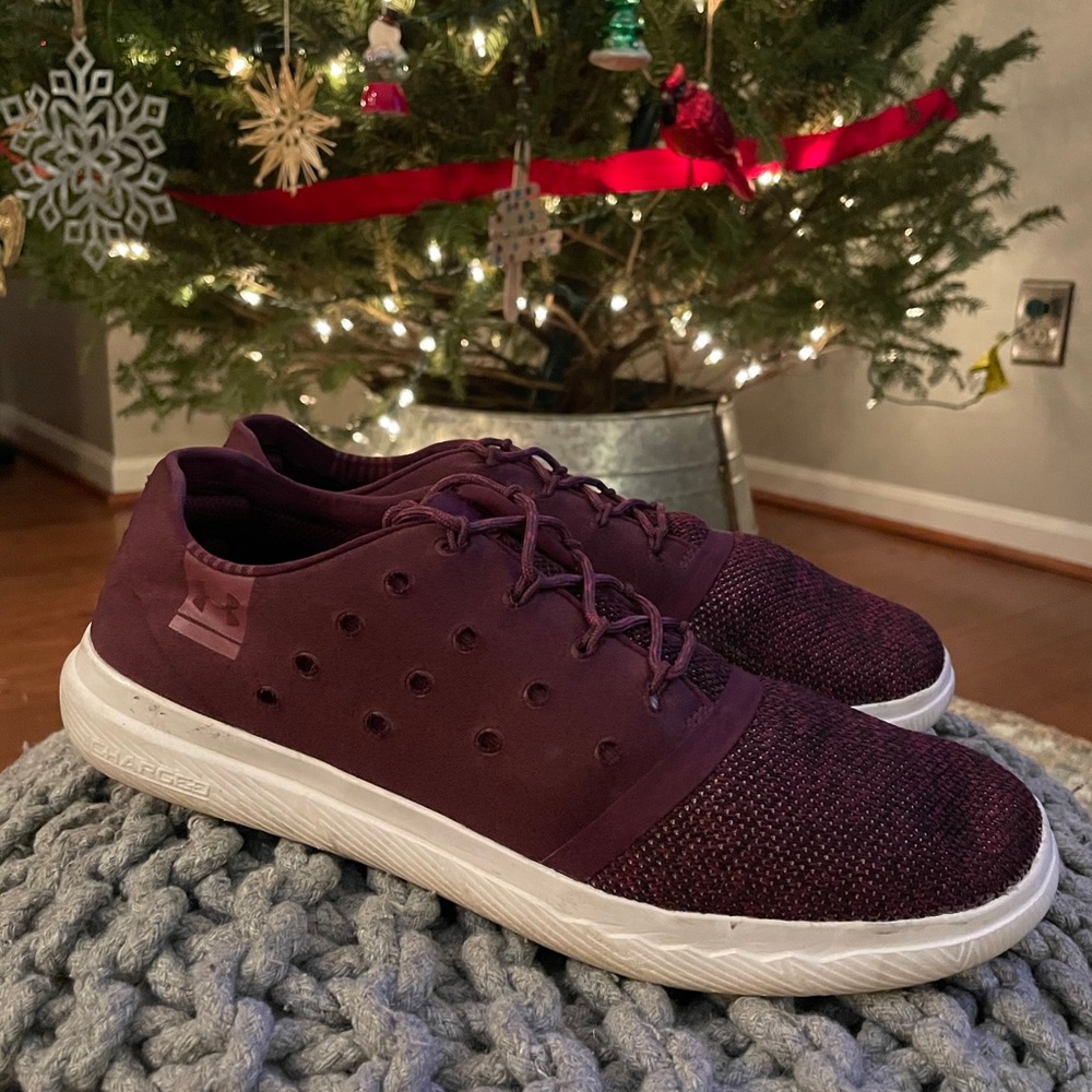 Maroon Under Armor Sneakers🤩🎄